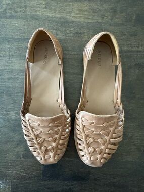 Nisolo Huarache Sandals in Almond